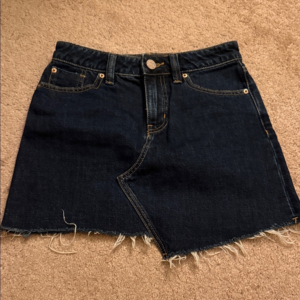 BDG Denim Frayed Hem Skirt

Never worn, no tags